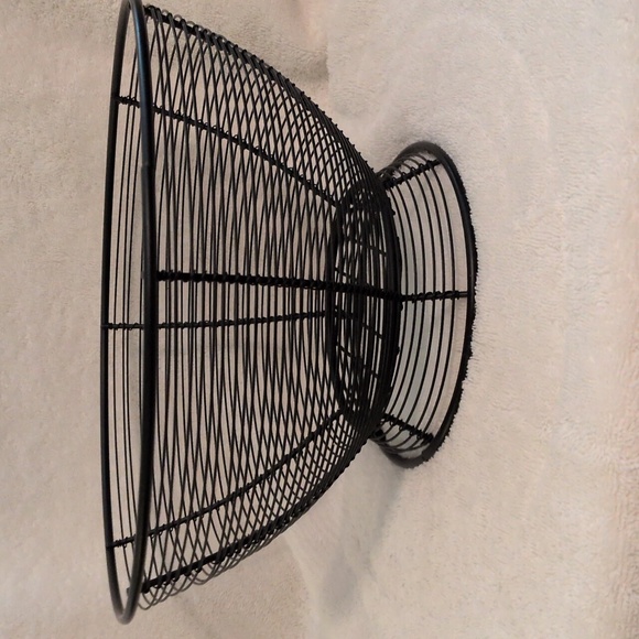 No Brand Other - Large Metal Wired Bowl EUC